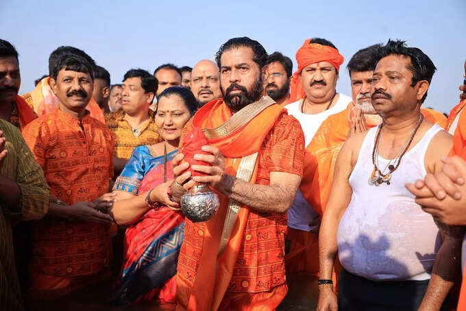 महाकुंभात स्नान, विश्वविक्रम...