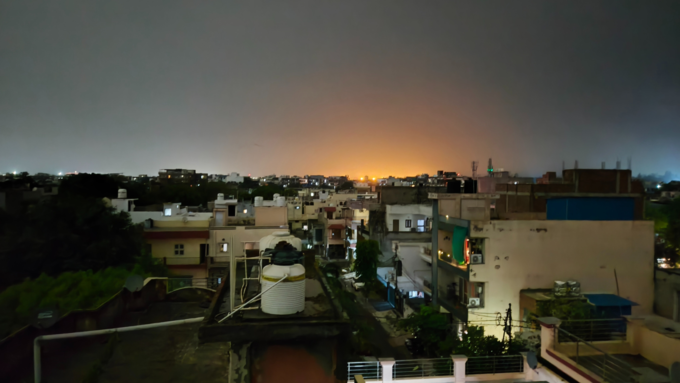ज्यादा अंधेरे में कैमरा थोड़ा स्ट्रग्ल करता है