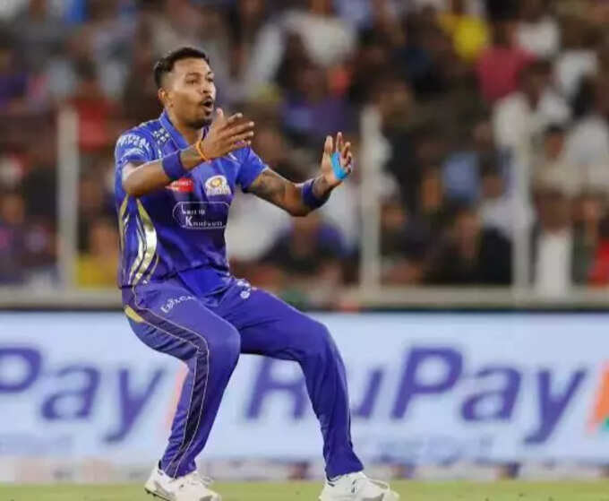 आठ ओव्हरनंतर विकेट मिळाली
